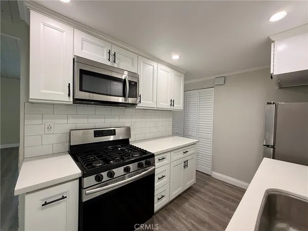 $3,000 | 1386 West 8th Street, Upland, CA 91786