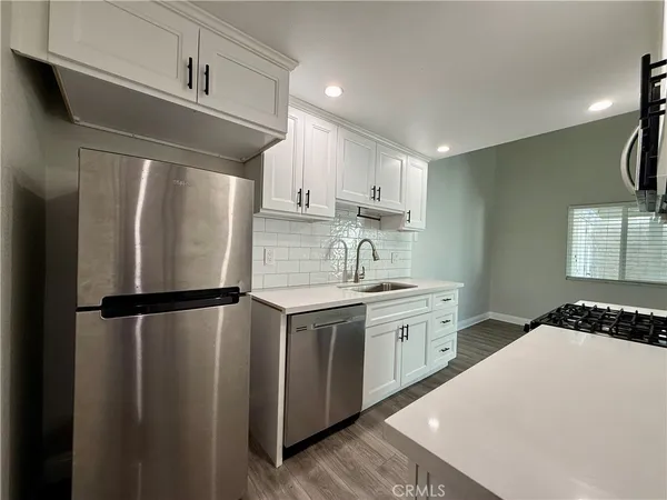 $3,000 | 1386 West 8th Street, Upland, CA 91786