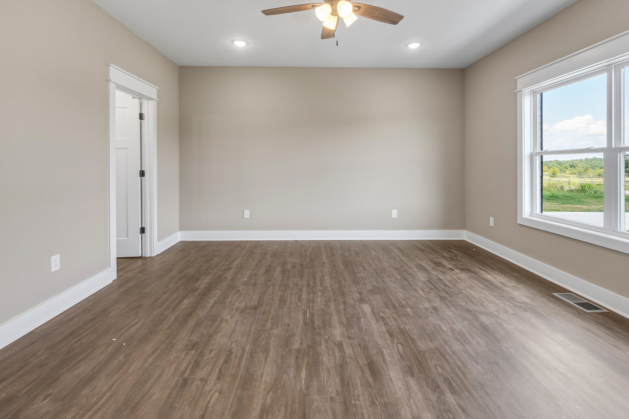 523 Powell Hollow Road Tullahoma, TN 37388 - Photo 19 of 39 Primary Bedroom