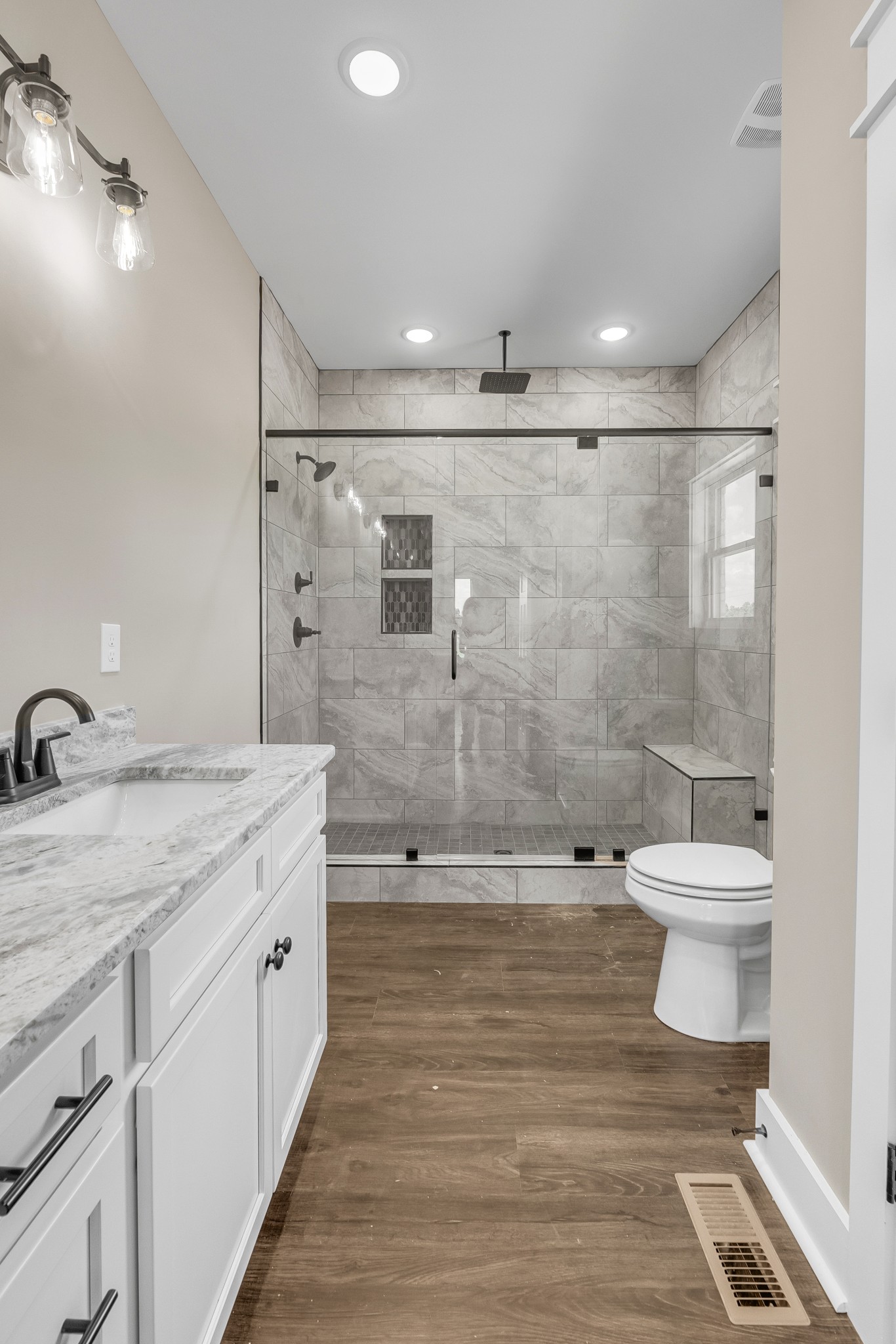 523 Powell Hollow Road Tullahoma, TN 37388 - Photo 24 of 39 Primary Bathroom