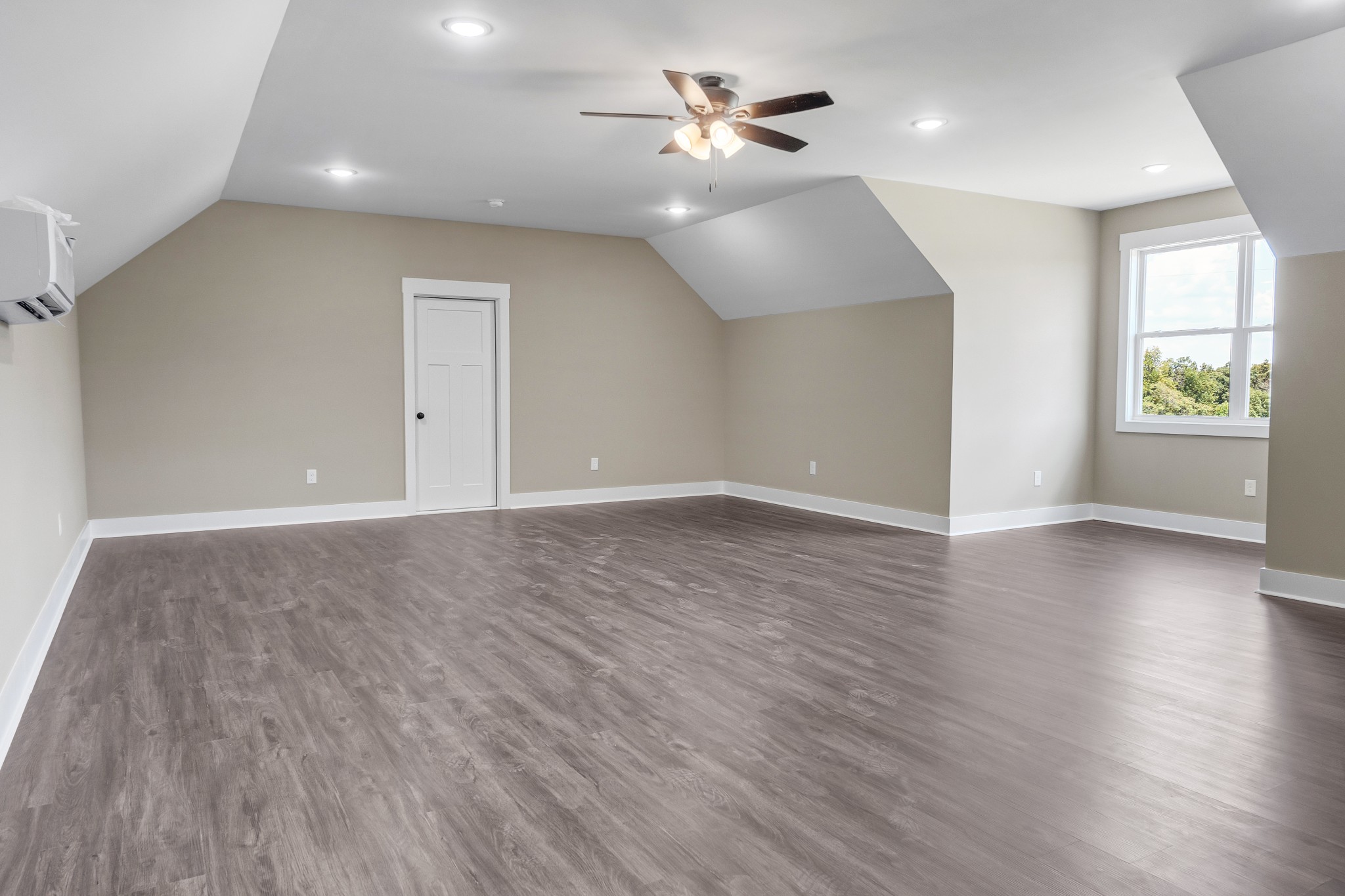 523 Powell Hollow Road Tullahoma, TN 37388 - Photo 31 of 39 Upstairs