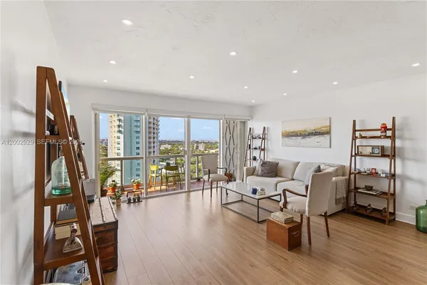 $4,400 | 2451 Brickell Avenue, Unit PHL, Miami, FL 33129