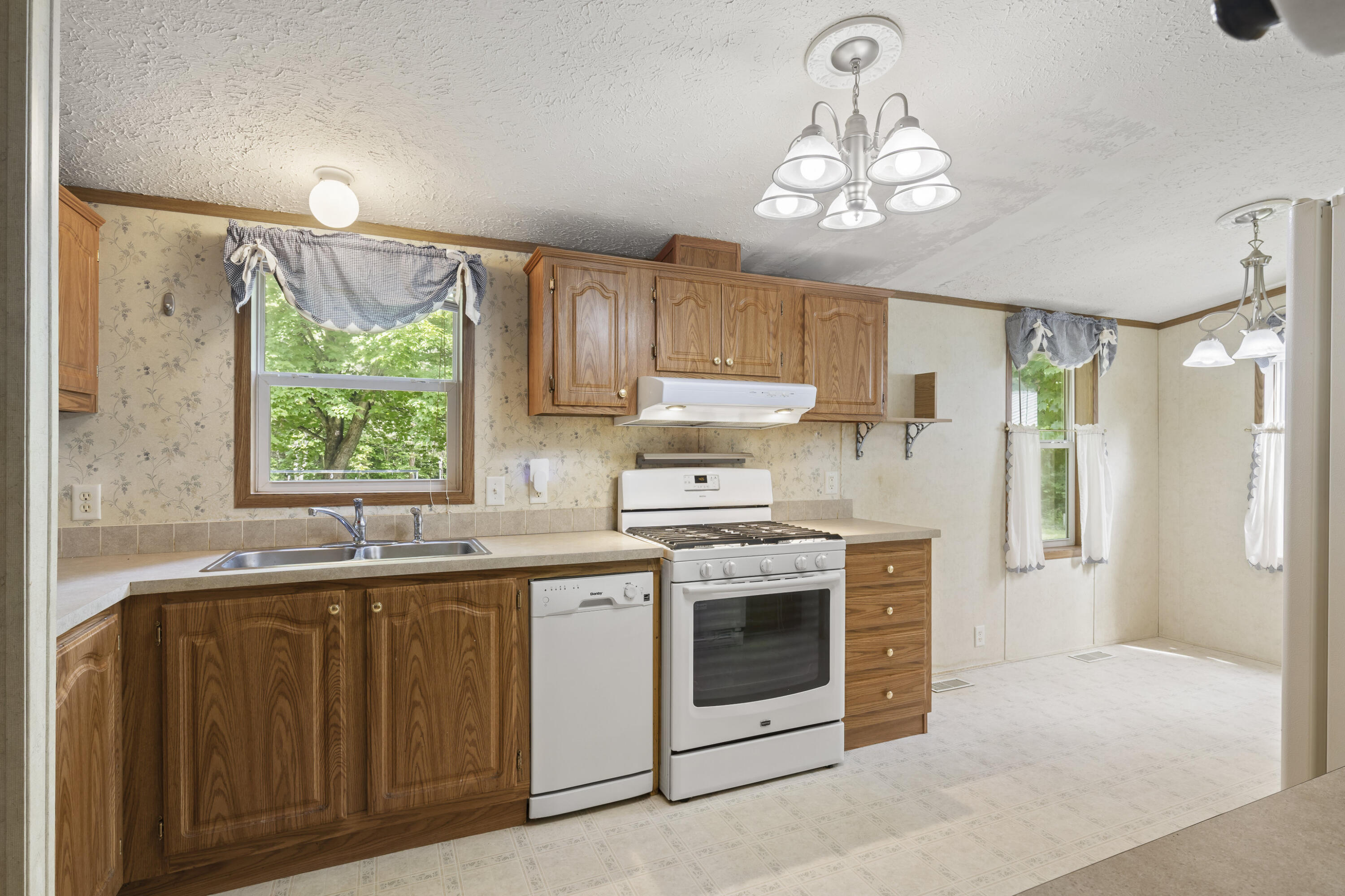 3839 Wallaker Road Benzonia, MI 49616 - Photo 18 of 37 0S5A1516