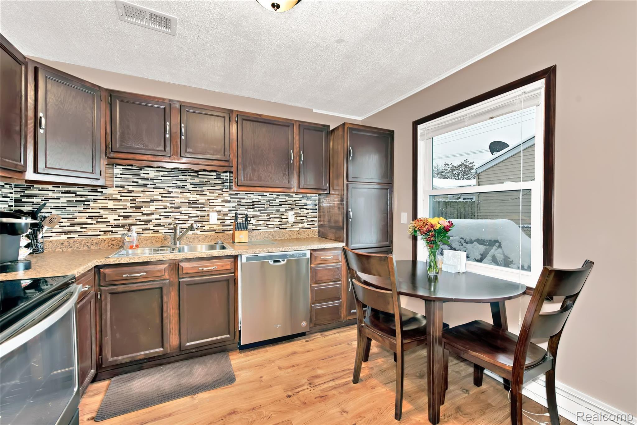 25520 Rosenbusch Boulevard Warren, MI 48089 - Photo 8 of 14 25520 Rosenbusch Blvd - HD Drone Photography-14.jpg
