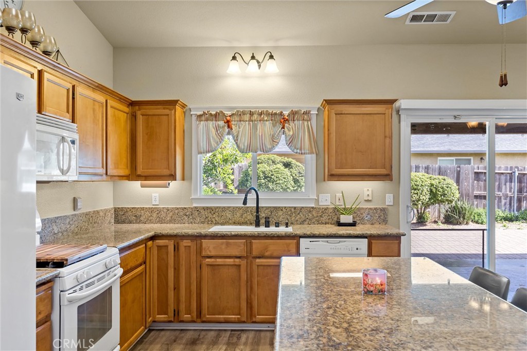 1410 Crosspoint Way Red Bluff, CA 96080 - Photo 13 of 31