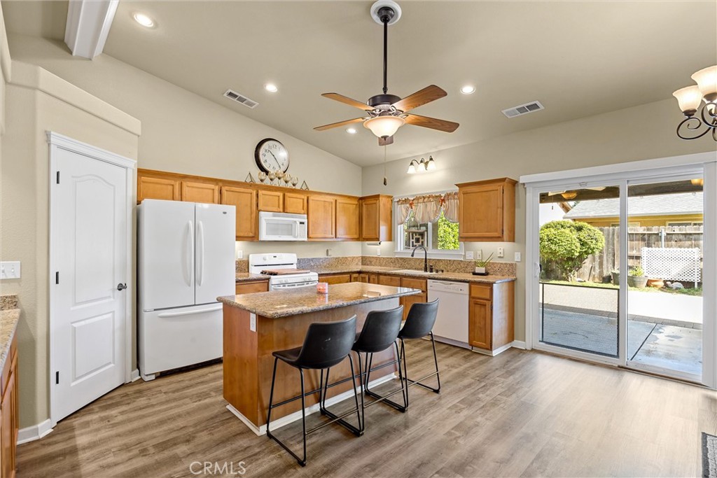 1410 Crosspoint Way Red Bluff, CA 96080 - Photo 10 of 31