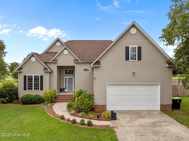 $413,500 | 2616 Spring Creek Drive, Grimesland, NC 27837