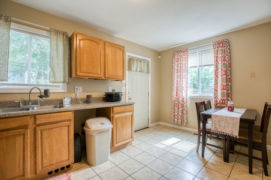 50-54 Orchard Street Springfield, MA 01107 - Photo 4 of 23