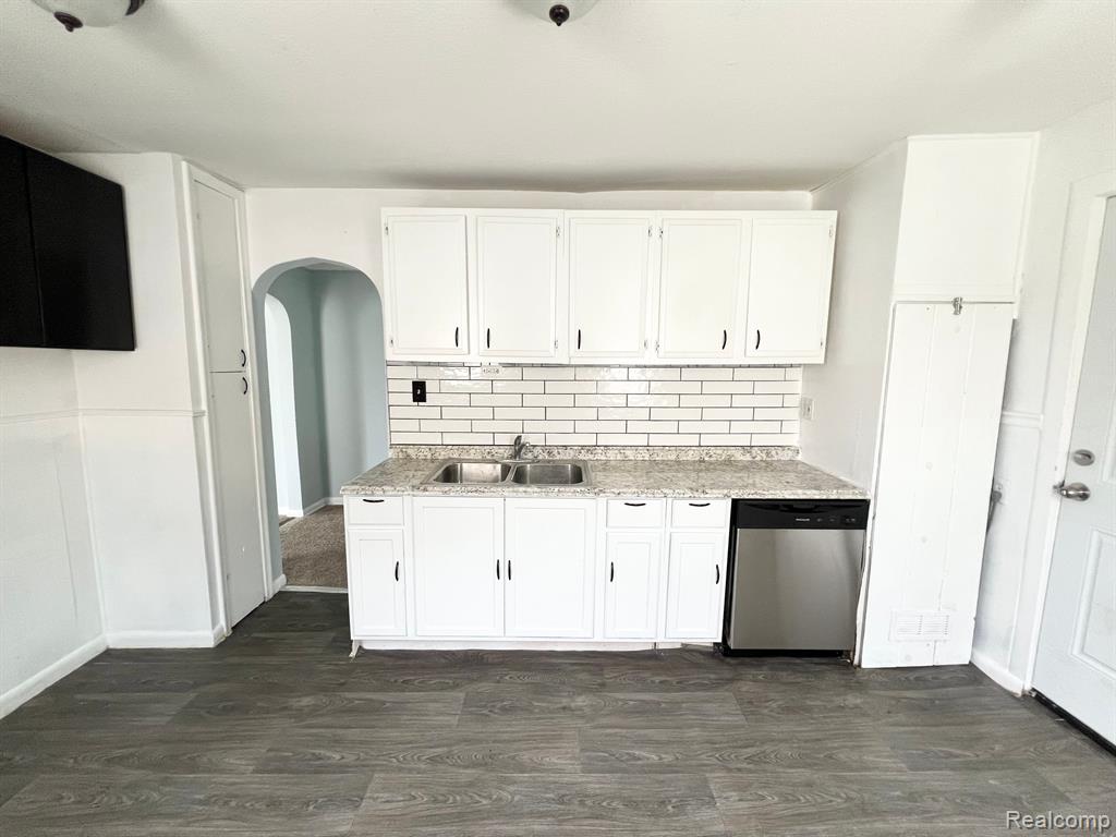 11284 Stephens Warren, MI 48089 - Photo 5 of 15