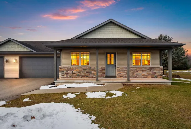 $269,000 | 3006 South 19th Street, Manitowoc, WI 54220