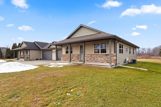 $269,000 | 3006 South 19th Street, Manitowoc, WI 54220