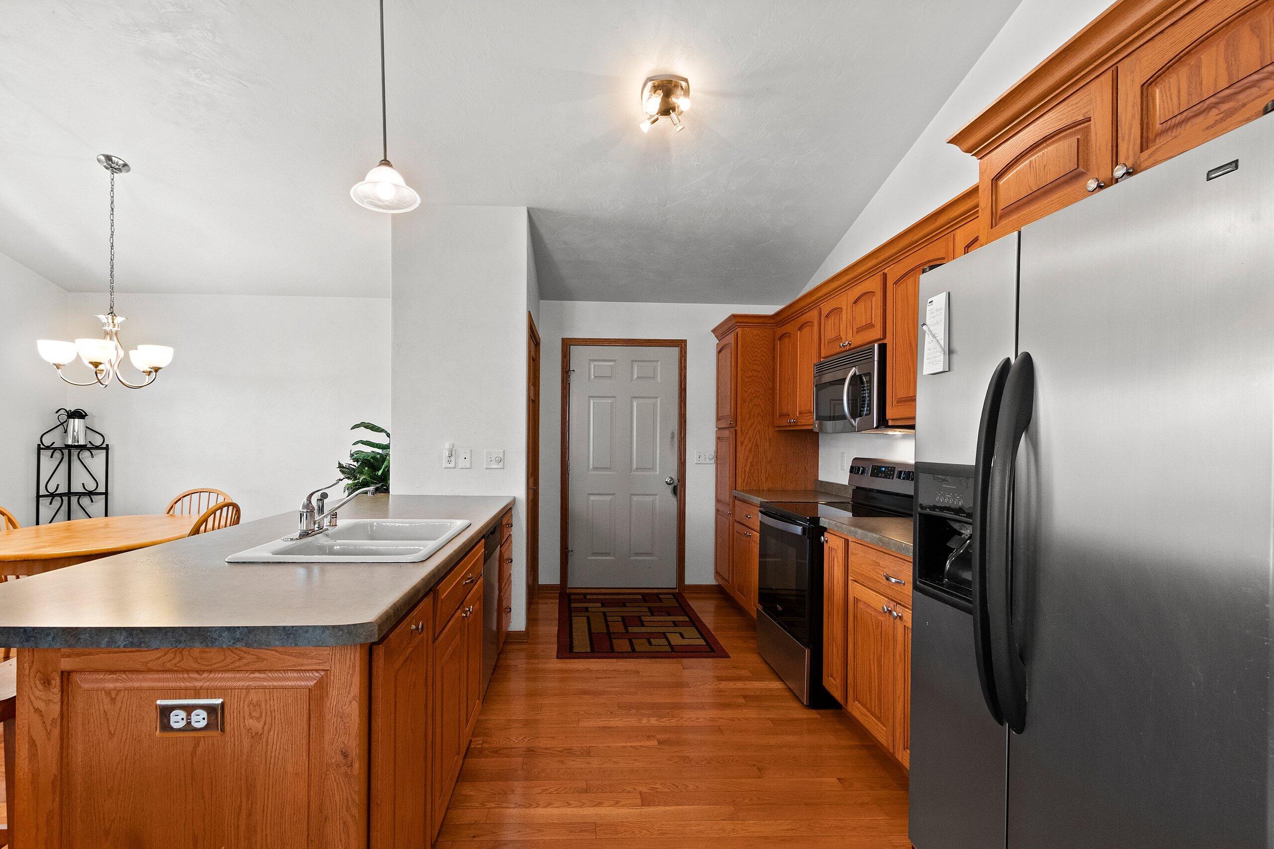 3006 South 19th Street Manitowoc, WI 54220 - Photo 8 of 38 IMG_0018.JPG-SMALL