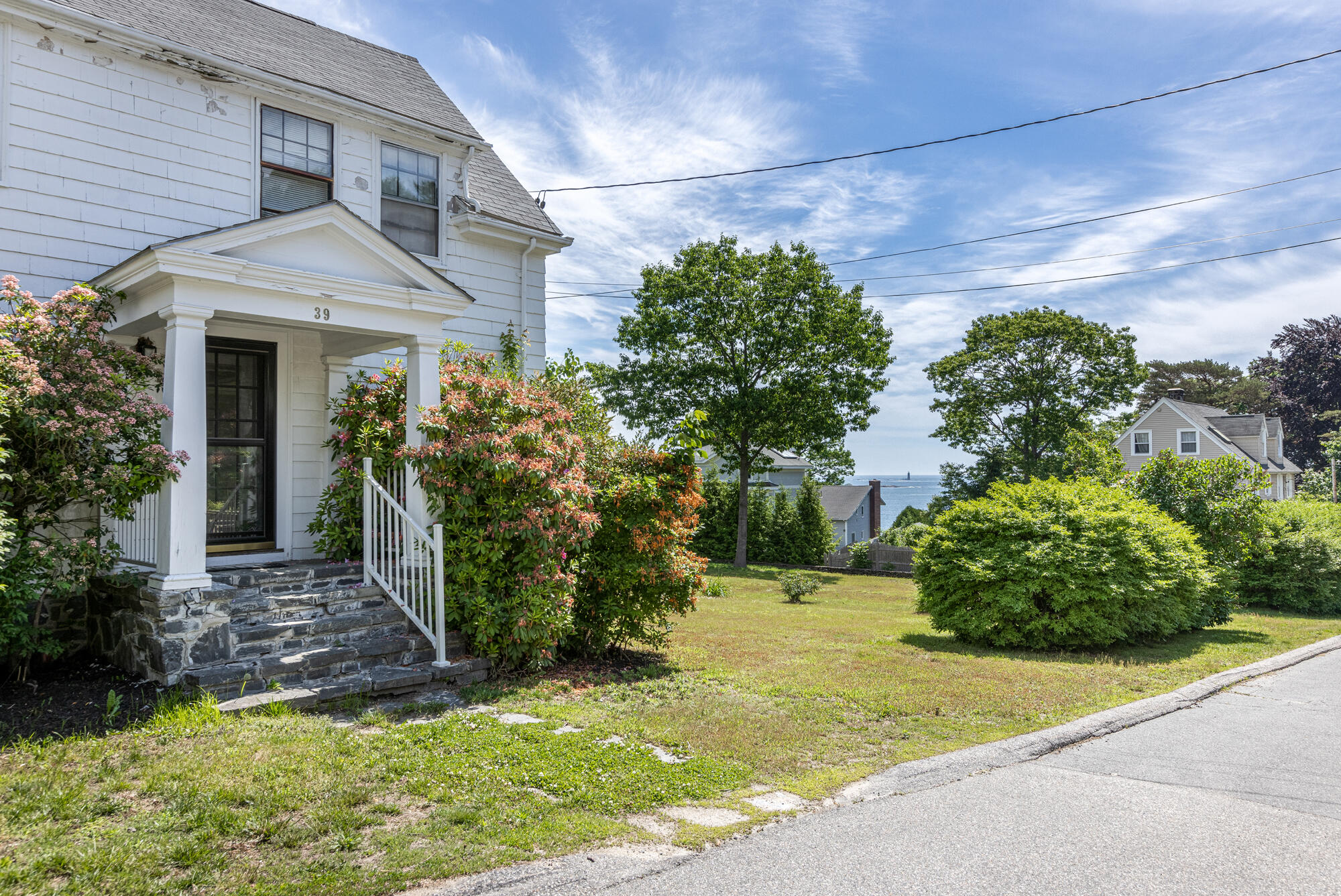 39 Ledge Road South Portland, ME 04106 - Photo 4 of 52 39 Ledge Rd - Exterior3