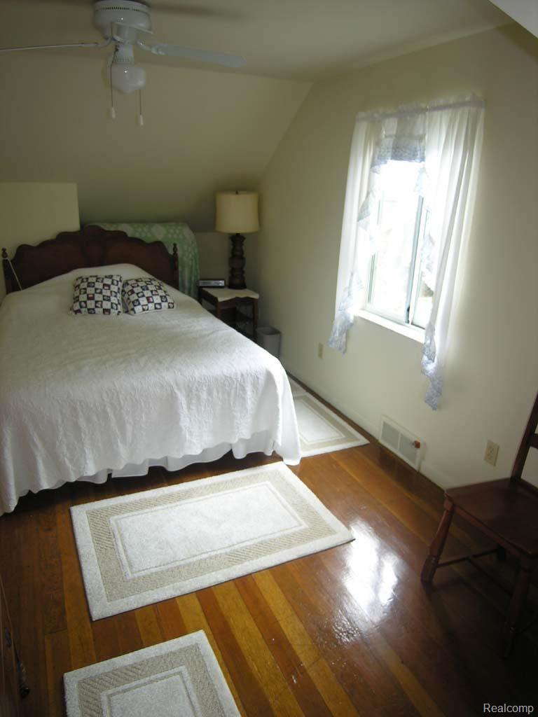 4587 Pointe Tremble Road Algonac, MI 48001 - Photo 27 of 30 27 E upper bedroom.jpg