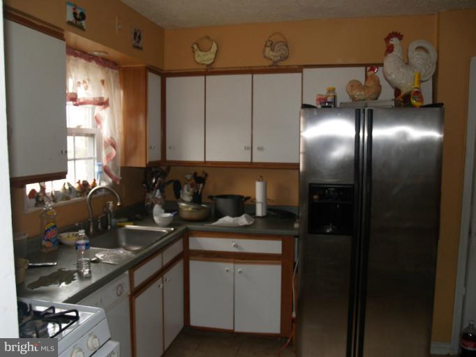 6921 Floyd Avenue Springfield, VA 22150 - Photo 1 of 9 Kitchen