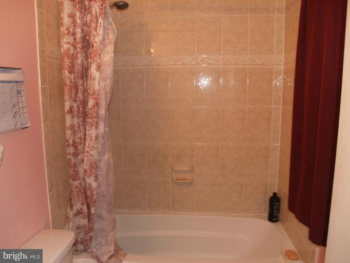6921 Floyd Avenue Springfield, VA 22150 - Photo 4 of 9 Bath