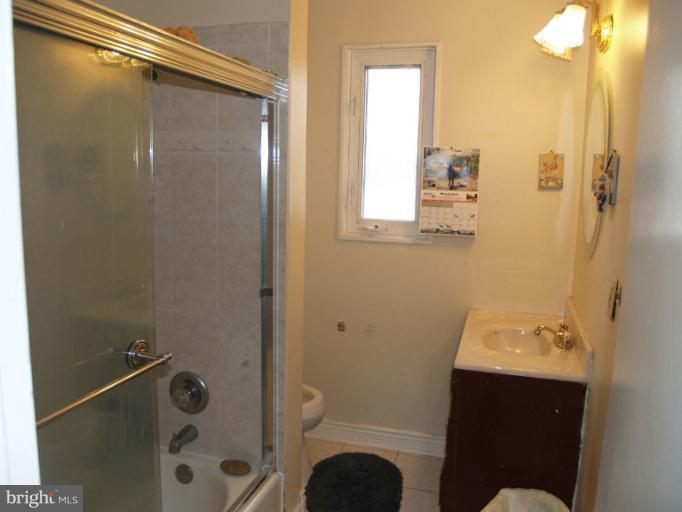 6921 Floyd Avenue Springfield, VA 22150 - Photo 7 of 9 Bath