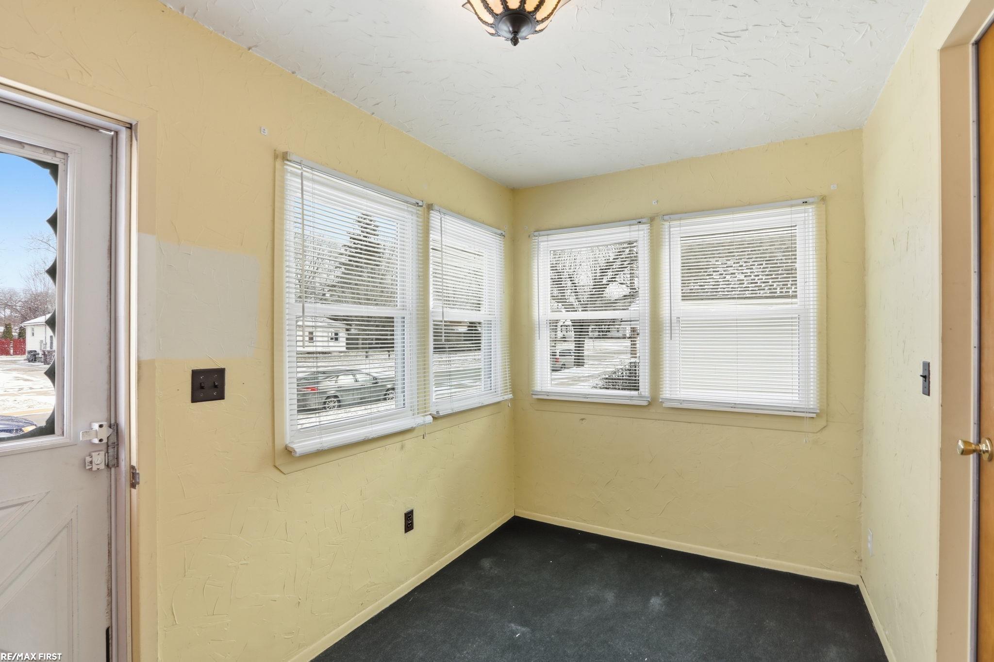 7220 Stephens Road Center Line, MI 48015 - Photo 5 of 23