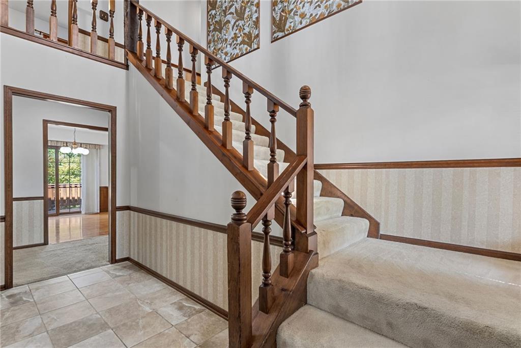 10183 Switzer Road Overland Park, KS 66212 - Photo 5 of 49 Gallery Image 5