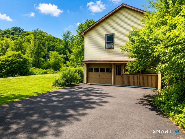 1080 Hoop Pole Road Guilford, CT 06437 - Photo 4 of 11