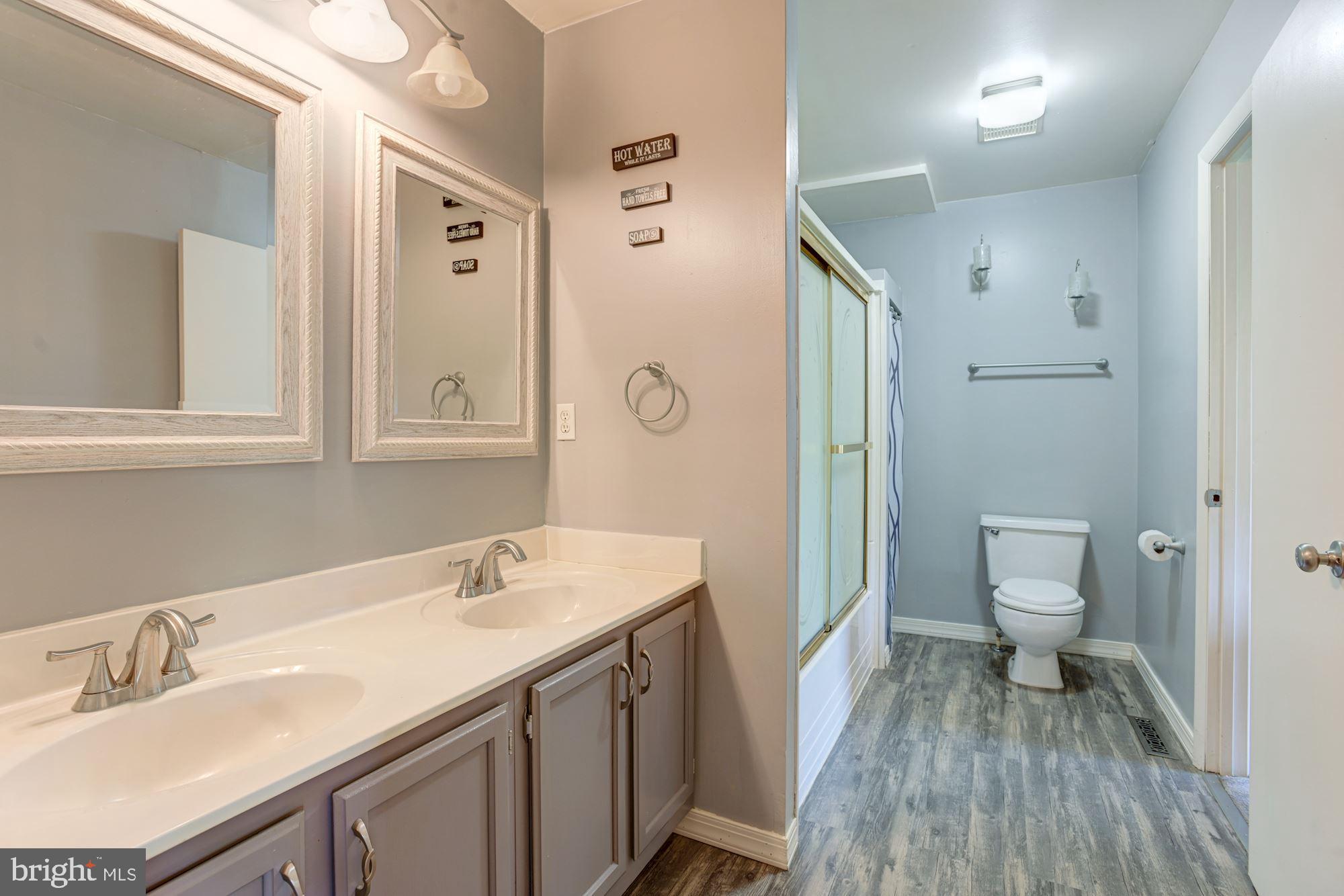 2031 Putnam Road Halethorpe, MD 21227 - Photo 11 of 25 Renovated Full Bath