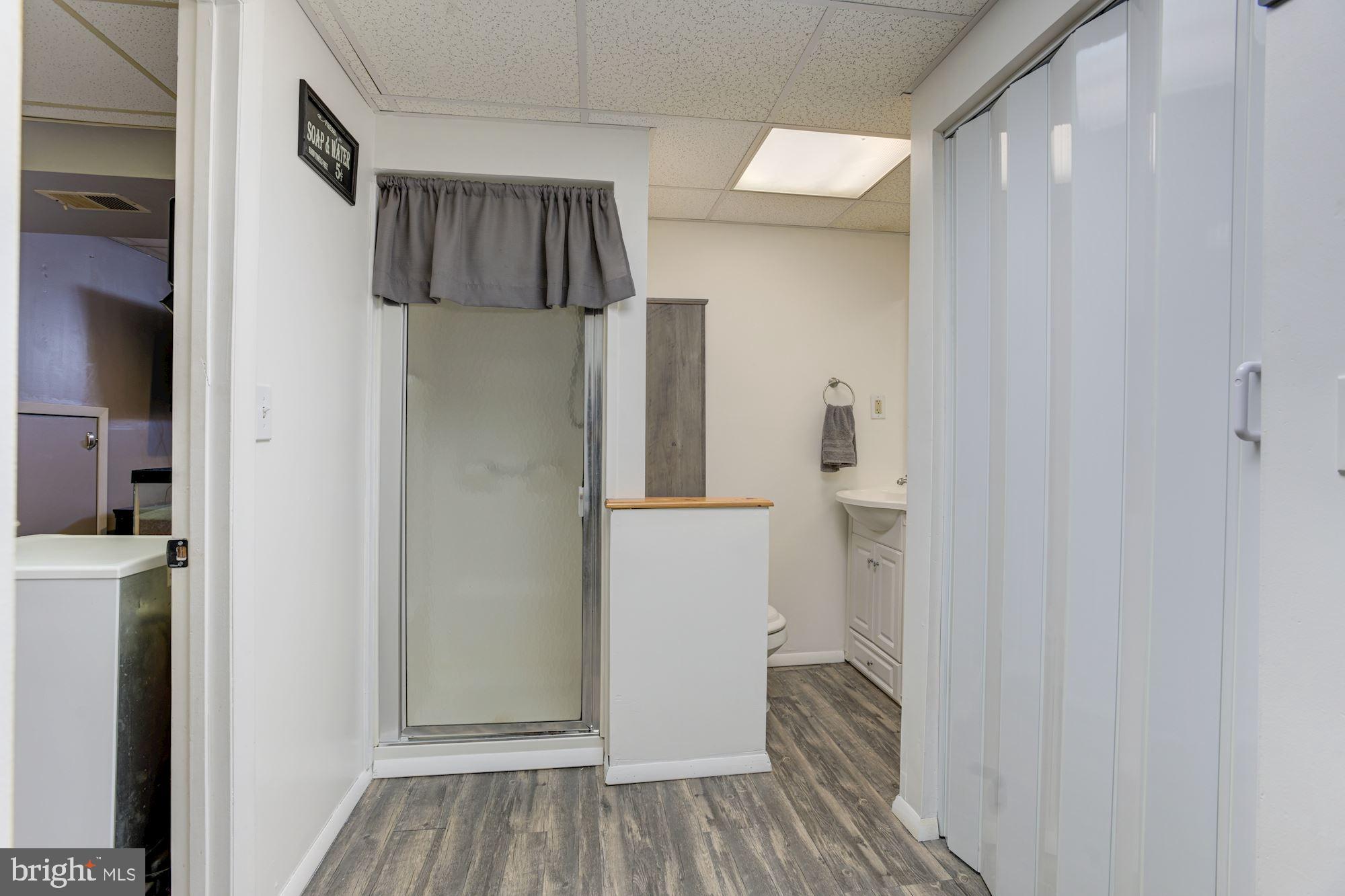 2031 Putnam Road Halethorpe, MD 21227 - Photo 17 of 25 Full Bath | Laundry Room