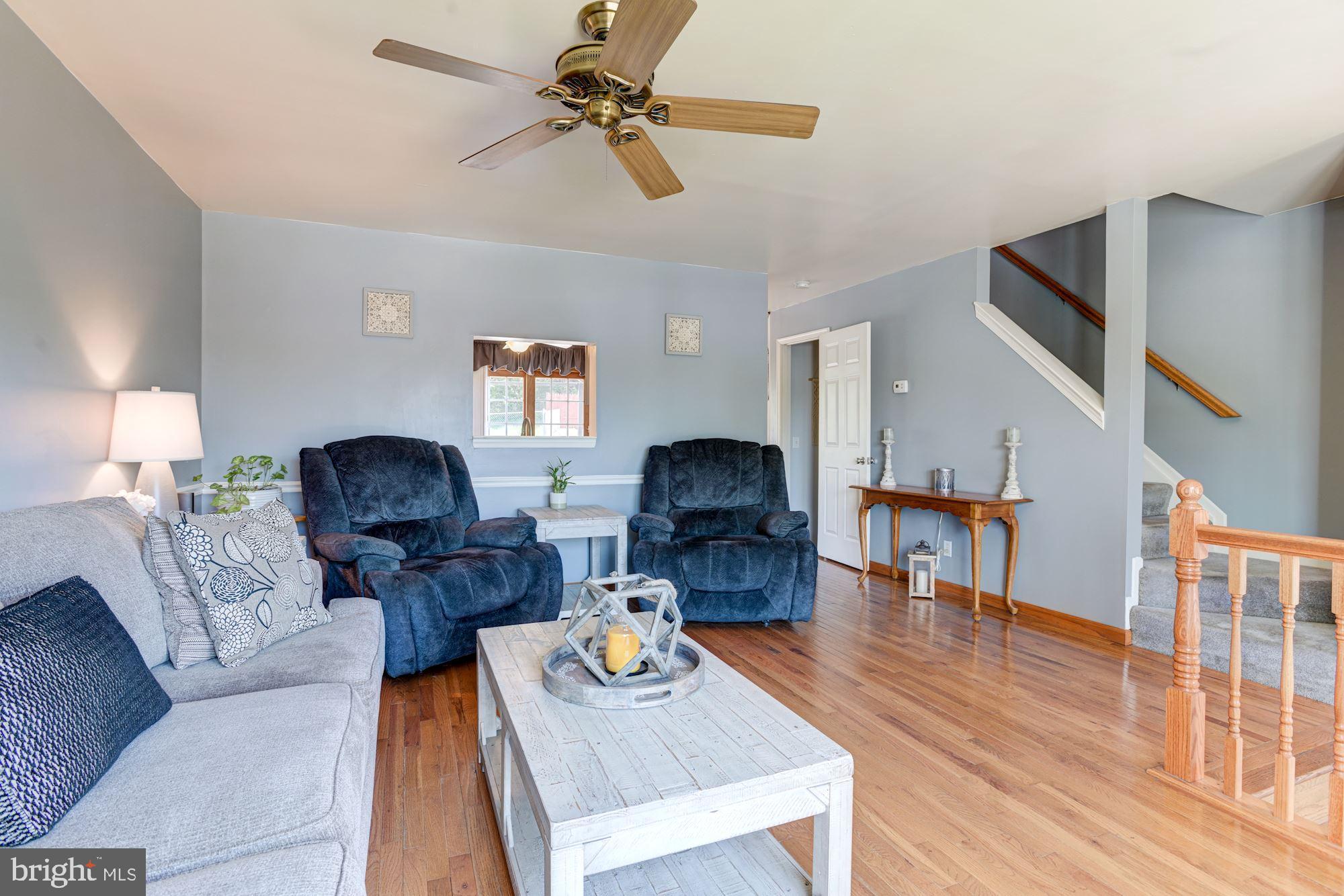 2031 Putnam Road Halethorpe, MD 21227 - Photo 3 of 25 Living Room | Hardwood Floors