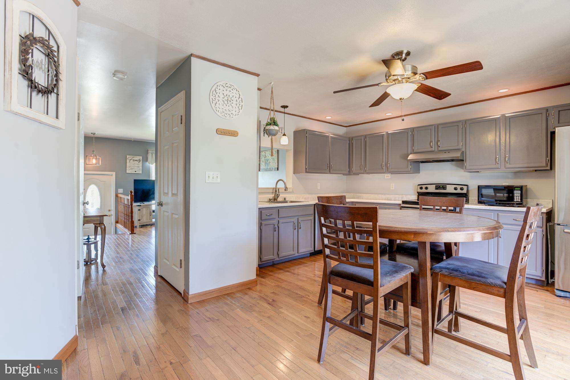 2031 Putnam Road Halethorpe, MD 21227 - Photo 5 of 25 Eat-in Kitchen | Breakfast Room