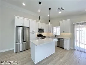 $2,100 | 8456 West Gilmore Avenue, Las Vegas, NV 89129