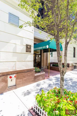$4,050 | 301 East 38th Street, Unit 15C | Murray Hill