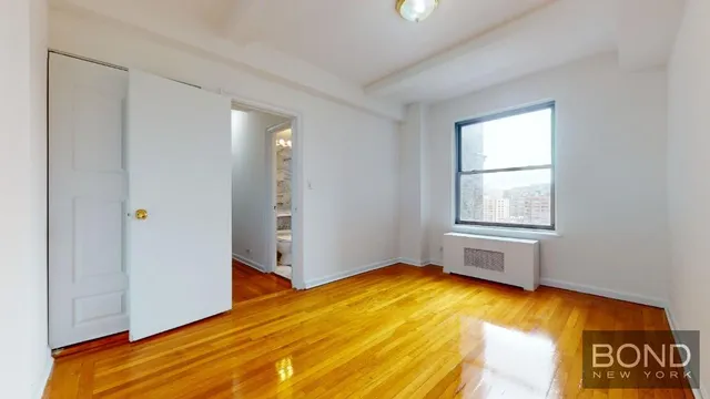 $4,050 | 301 East 38th Street, Unit 15C | Murray Hill