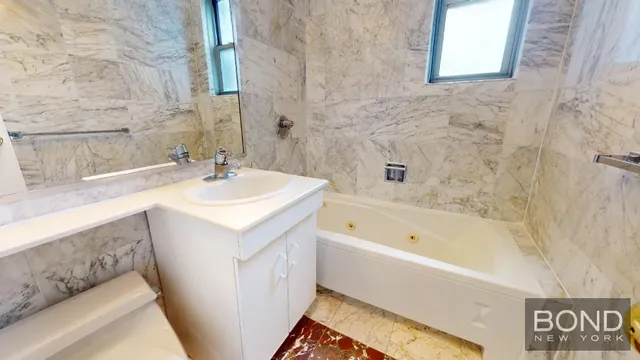 $4,050 | 301 East 38th Street, Unit 15C | Murray Hill