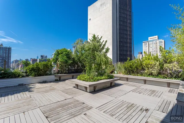 $4,050 | 301 East 38th Street, Unit 15C | Murray Hill