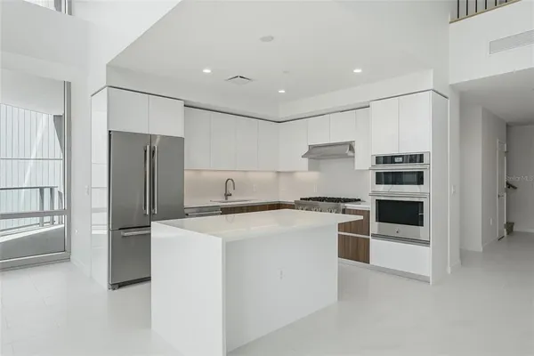 $12,000 | 400 Central Avenue, Unit 301, St. Petersburg, FL 33701