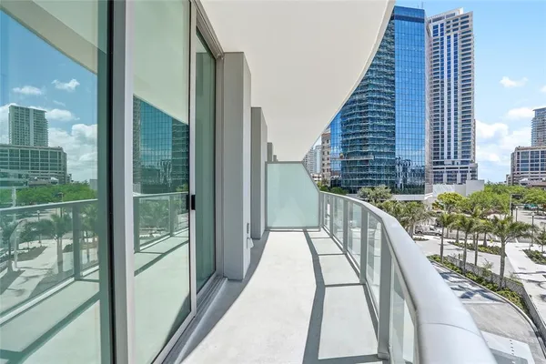 $12,000 | 400 Central Avenue, Unit 301, St. Petersburg, FL 33701