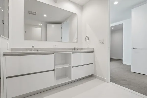 $12,000 | 400 Central Avenue, Unit 301, St. Petersburg, FL 33701