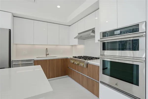 $12,000 | 400 Central Avenue, Unit 301, St. Petersburg, FL 33701