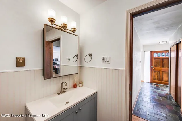 a view of a livingroom with furniture