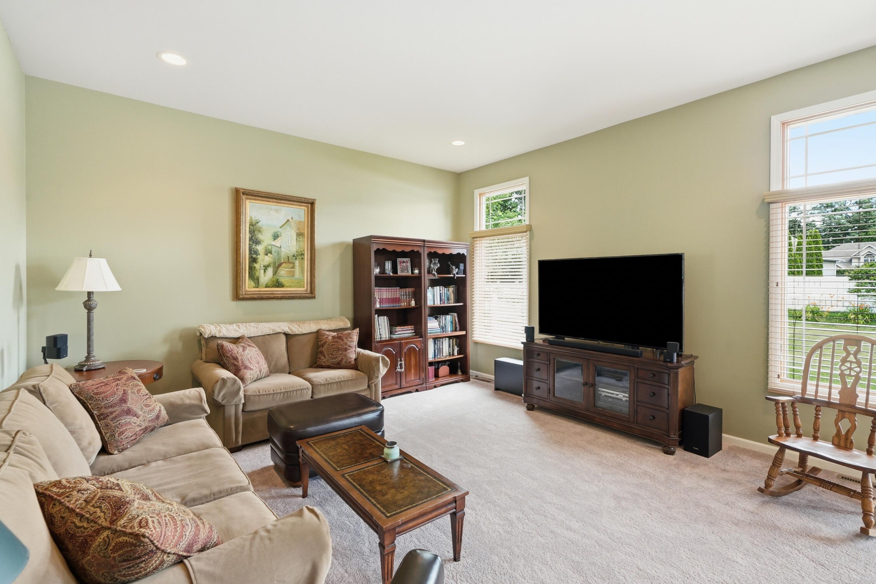 12593 Washington Street Crown Point, IN 46307 - Photo 10 of 37 3000x1999