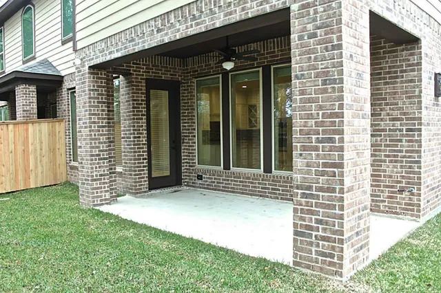 $489,500 | 23 Jonquil Place, Tomball, TX 77375