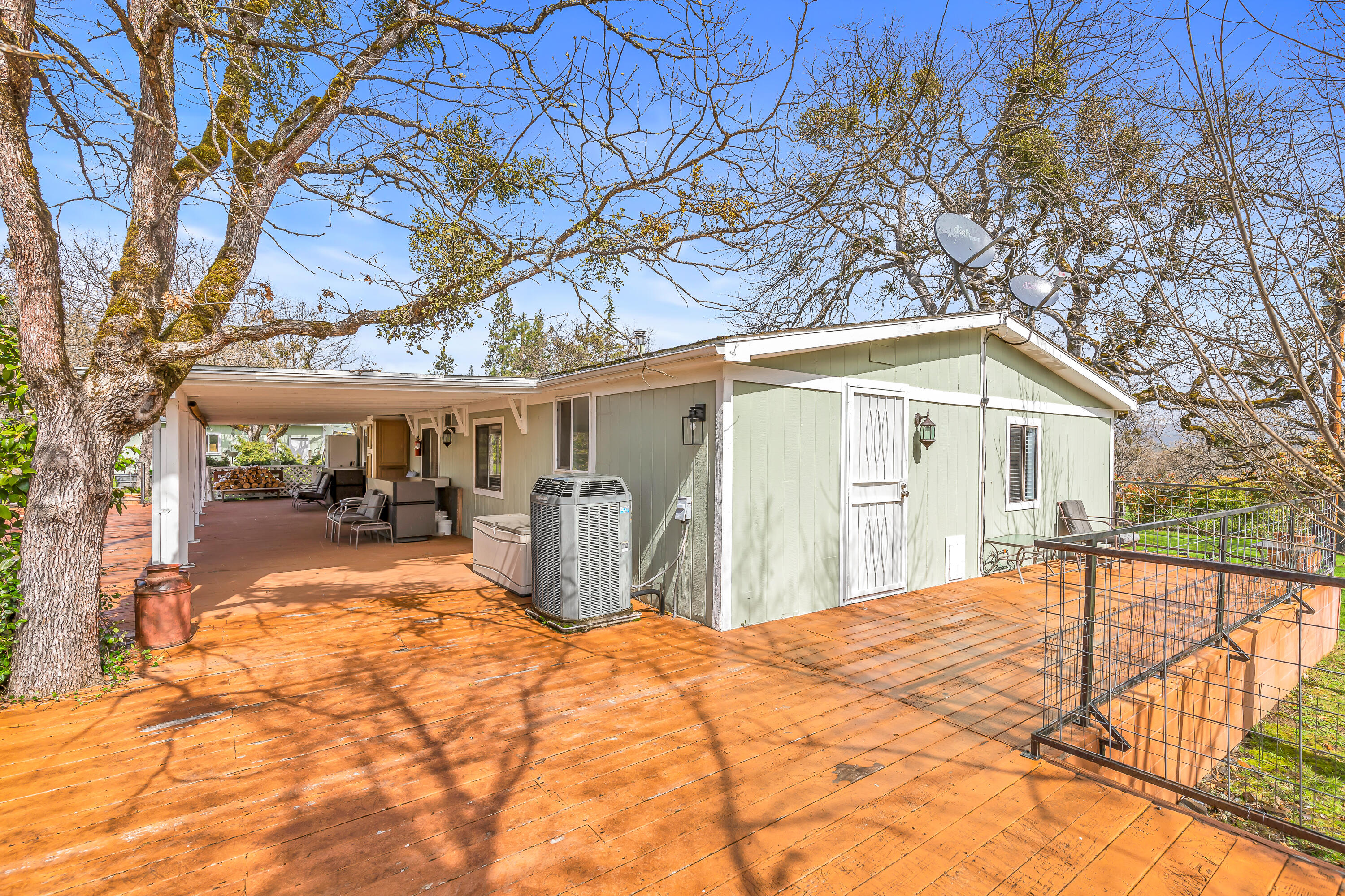 349 Capri Drive Eagle Point, OR 97524 - Photo 16 of 54 9R9A7611