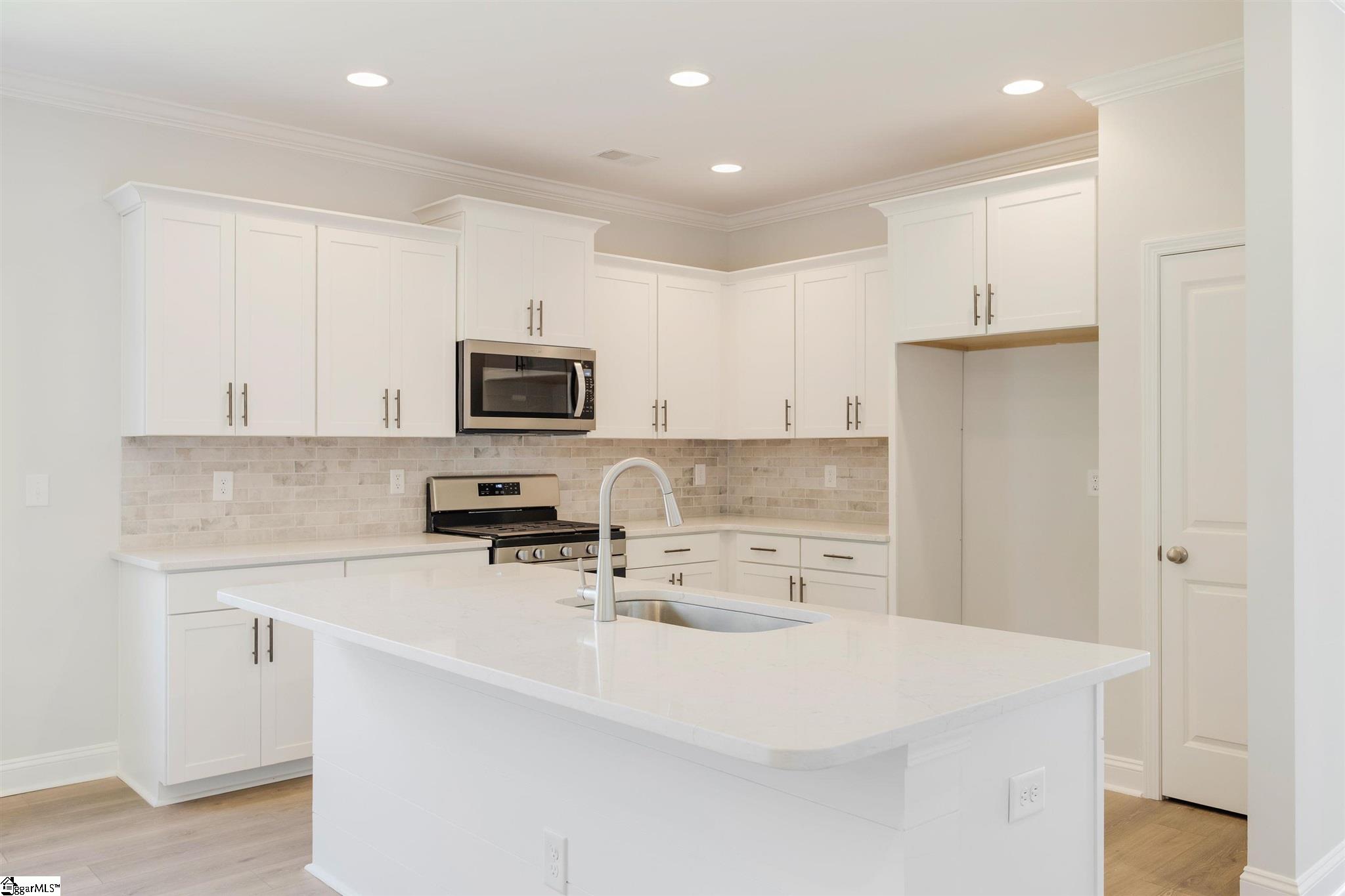 429 Buchanan Rdg Road Taylors, SC 29687 - Photo 8 of 36 Gallery Image 8