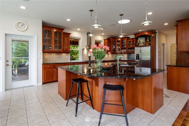 $1,150,000 | 7654 Kachina Road, Deming, WA 98244