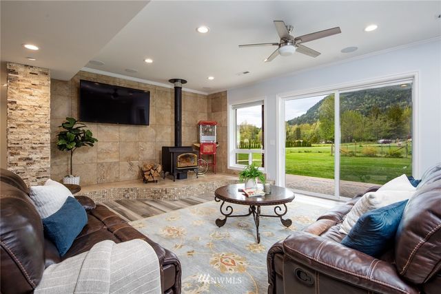 $1,150,000 | 7654 Kachina Road, Deming, WA 98244