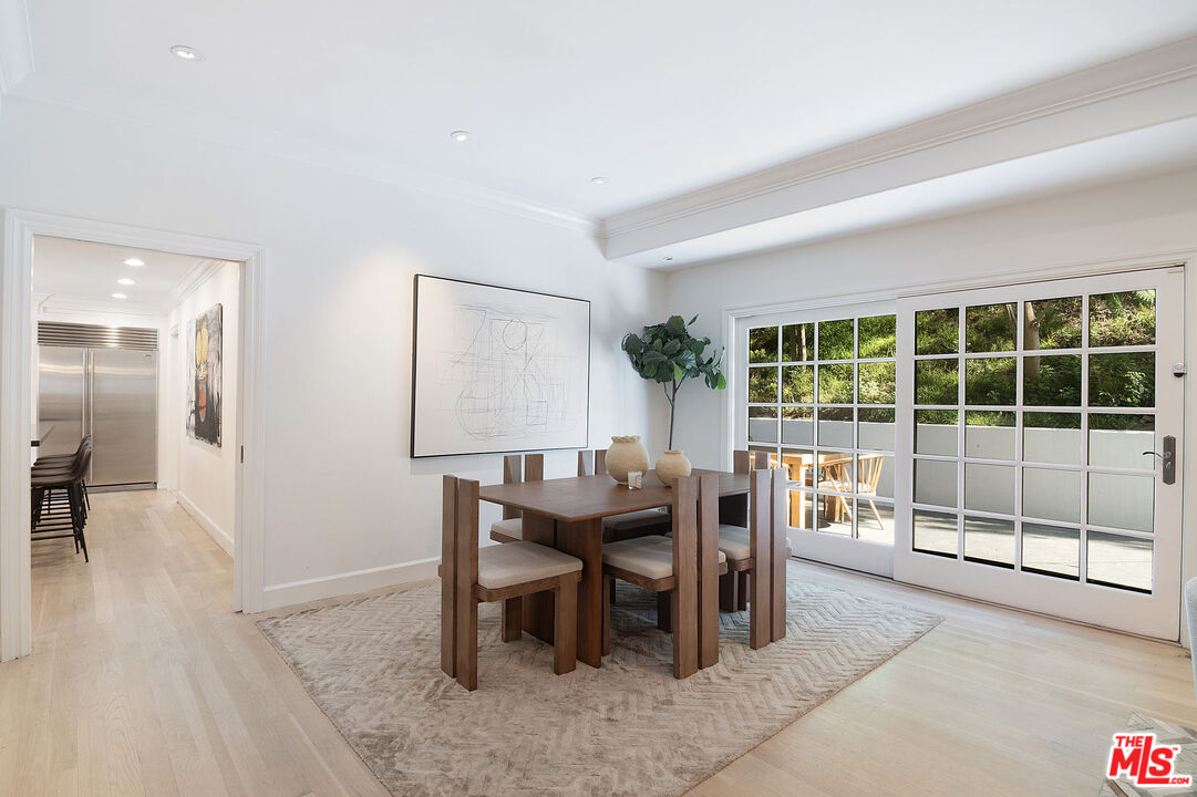 1132 Chantilly Road Los Angeles, CA 90077 - Photo 12 of 37