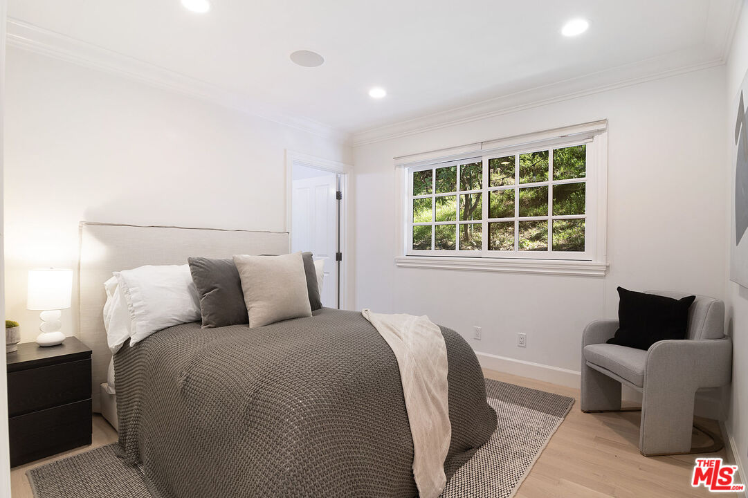 1132 Chantilly Road Los Angeles, CA 90077 - Photo 30 of 37