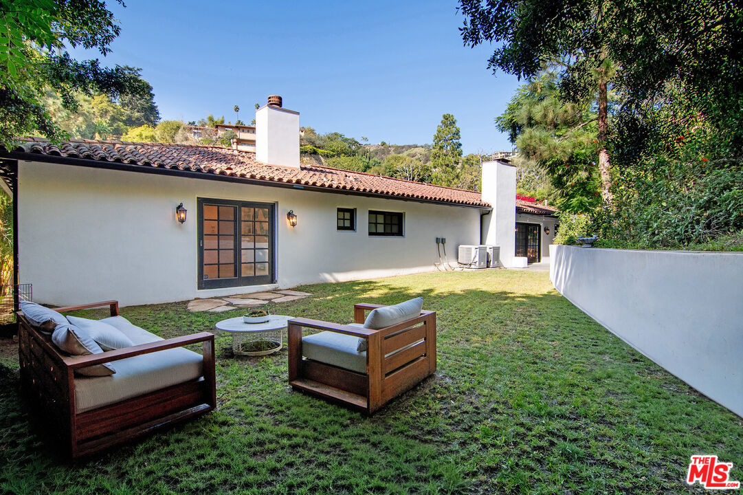 1132 Chantilly Road Los Angeles, CA 90077 - Photo 36 of 37