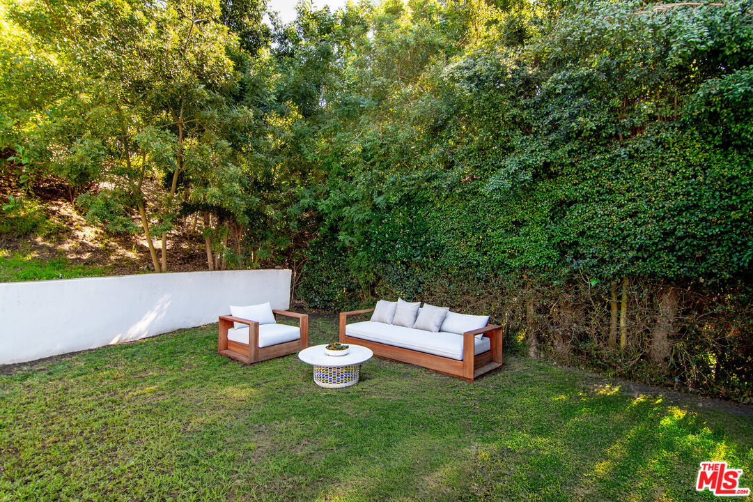 1132 Chantilly Road Los Angeles, CA 90077 - Photo 37 of 37