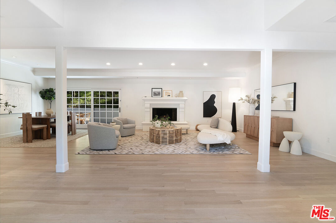 1132 Chantilly Road Los Angeles, CA 90077 - Photo 7 of 37