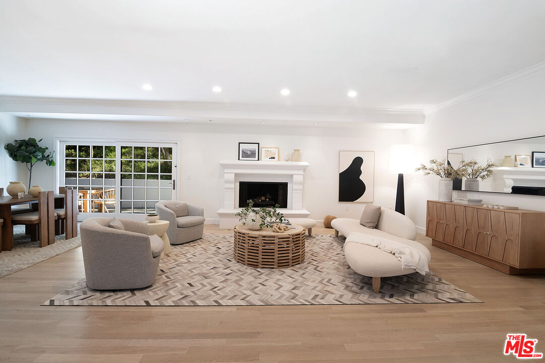 1132 Chantilly Road Los Angeles, CA 90077 - Photo 8 of 37